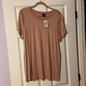 Ruffle sleeved Torrid top